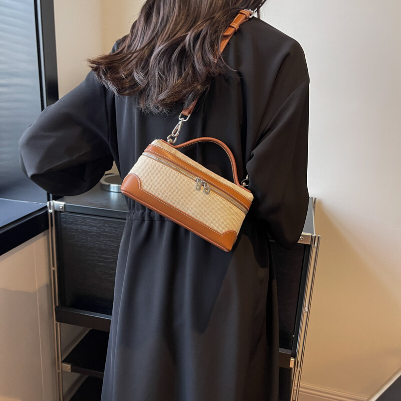 Torbe na rame s unutarnjim pretincem na patentni zatvarač Puni najlon 2024 Hot Sale torbe za žene Modne ženske torbe u obliku omotnice