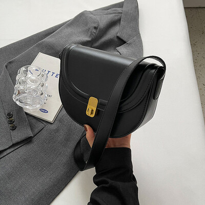 Ženska otmjena jednobojna torba s preklopom od Pu kože Ženska vintage torbica s preklopom na preklop preko ramena