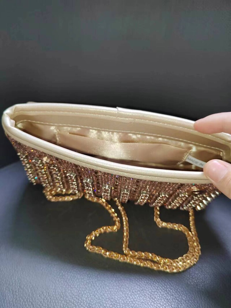 Tvornička rasprodaja u Guangzhouu 2024. Novo proljeće ljeto Bling Zlatna kapa Diomand lančić omotnica torbica torbica Bolsas Sac A Main