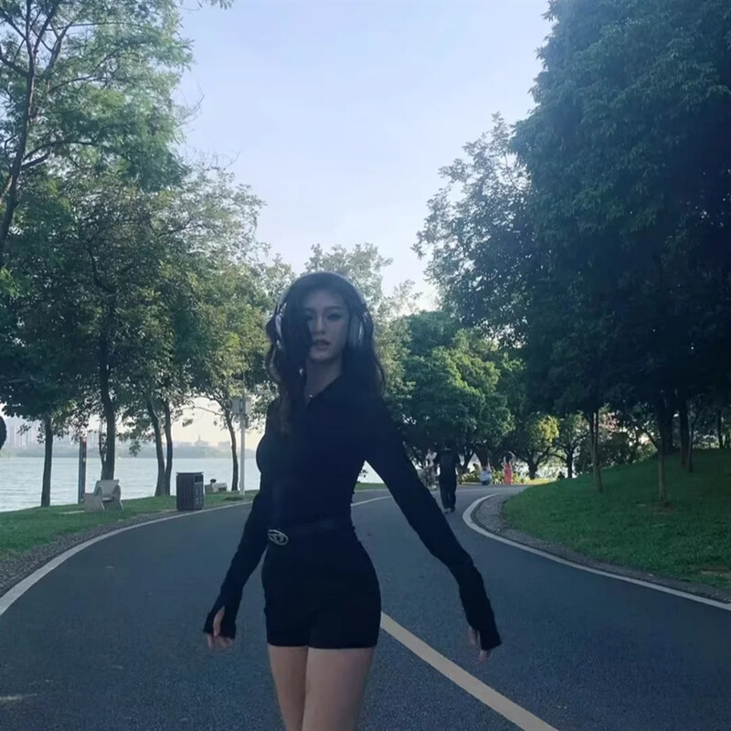 Ženski kombinezon dugih rukava, crne sportske kratke hlače, korejski stil, vrhunsko, žensko, zgodna djevojka, proljeće, 2024.