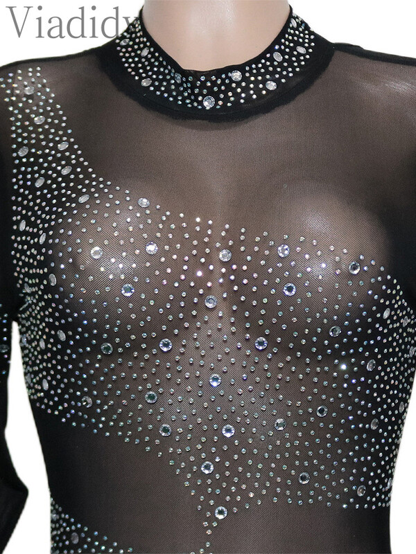 Salopetă cu mâneci lungi cu mâneci lungi, cu strasuri, fără spate