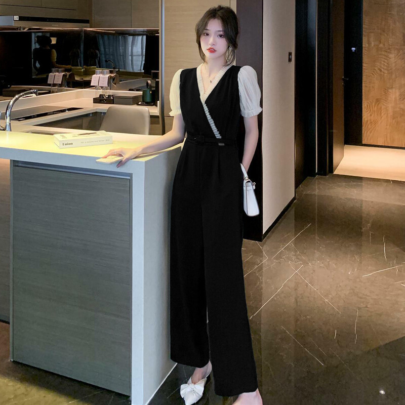 YZJNH Ljeto 2024. Novi francuski modni jednostavni kombinezon s V-izrezom s remenom, crni ženski kombinezon od čipke