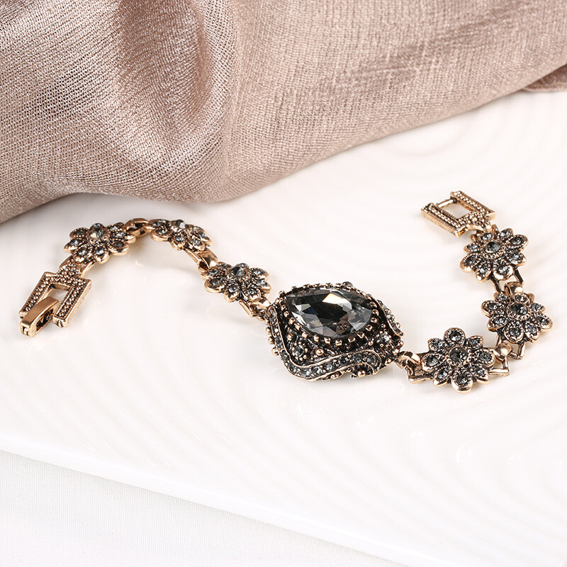 Европейска и американска нова ретро сива диамантена капка вода гривна доставка на производителя поддържа една част капка доставка партия украса на китката