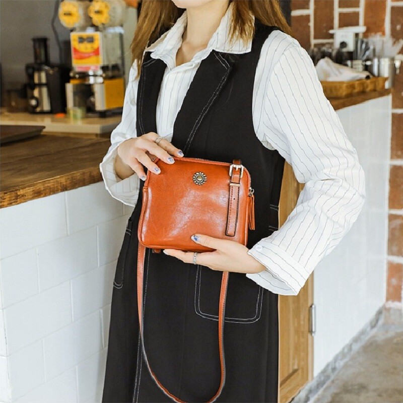 Uus õlinahast naiste Crossbody kott Naiste mood väike kandiline kott Euroopa retrostiilis õlakott Pendelreisid