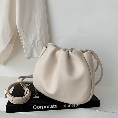 Cloud Fold Sling õlakotid Reguleeritav PU-nahast suure mahutavusega messenger-kott Sobiv kandekott Kolledži üliõpilane