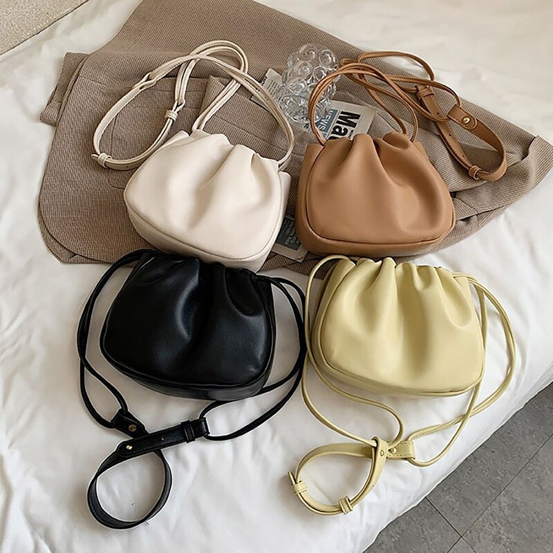 Cloud Fold Sling õlakotid Reguleeritav PU-nahast suure mahutavusega messenger-kott Sobiv kandekott Kolledži üliõpilane