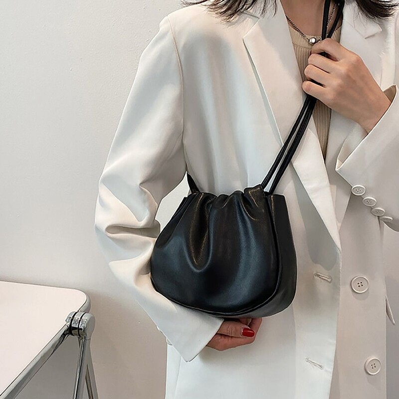 Cloud Fold Sling õlakotid Reguleeritav PU-nahast suure mahutavusega messenger-kott Sobiv kandekott Kolledži üliõpilane