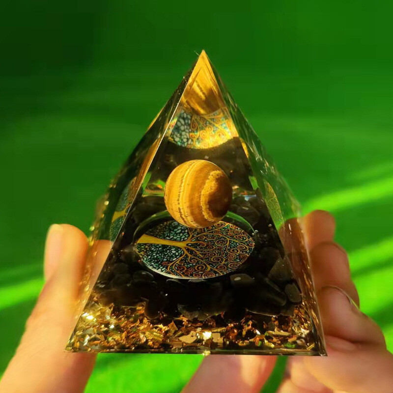 Comerț exterior transfrontalier popular bile de cristal piramidă cristal pietriș rășină epoxidică ornamente de birou lucrate manual 