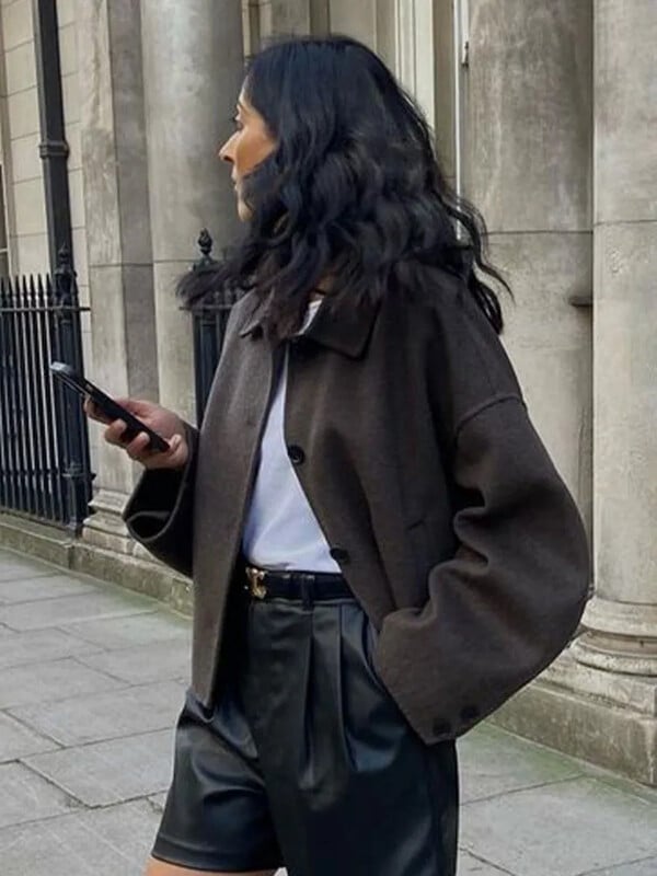 Vabaaja mood rev, pikkade varrukatega kärbitud mantel naiste elegantne soliidne üherealine jakk Sügistalvine šikk, soe tänavariietus