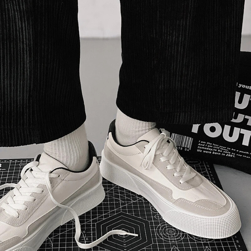 Meeste vabaajaspordijalatsid Trend Meeste platvormiga tossud Canvas Meeste rulajalatsid Disainer Meeste kingad Sapatos Masculinos