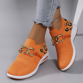 Kevadised uued naiste spordijalatsid, moodsad, hingavad, kerged, libisemiskindlad, kulumiskindlad, vabaaja spordijalatsid, lamedad kingad