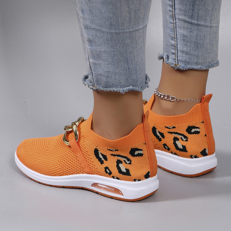 Kevadised uued naiste spordijalatsid, moodsad, hingavad, kerged, libisemiskindlad, kulumiskindlad, vabaaja spordijalatsid, lamedad kingad