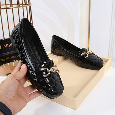 2024 Noua moda femeie cu vârful pătrat casual moale din piele moale pantofi desculți metal kawaii de lucru pantofi pantofi pentru femei