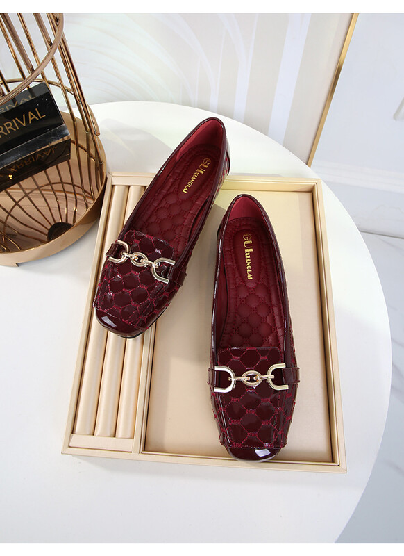 2024 Noua moda femeie cu vârful pătrat casual moale din piele moale pantofi desculți metal kawaii de lucru pantofi pantofi pentru femei