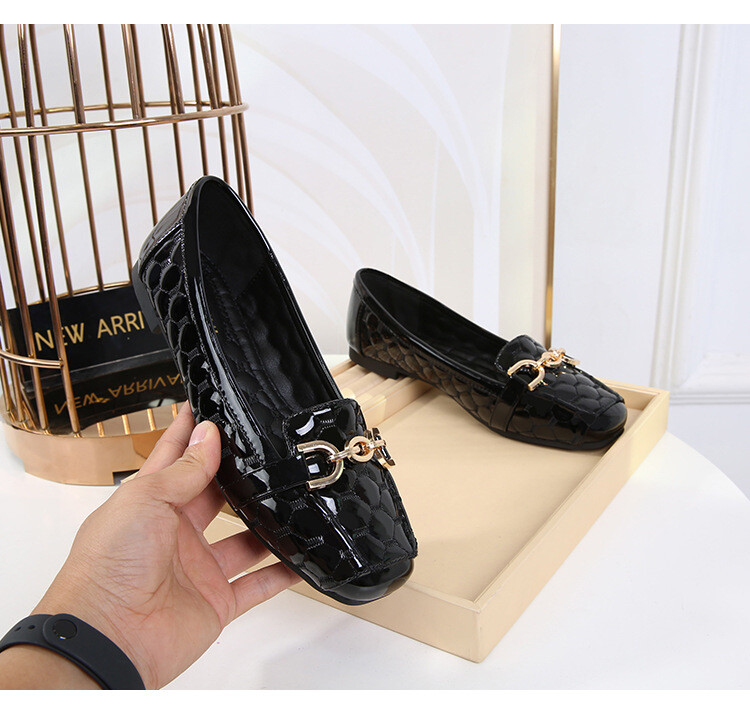 2024 Noua moda femeie cu vârful pătrat casual moale din piele moale pantofi desculți metal kawaii de lucru pantofi pantofi pentru femei