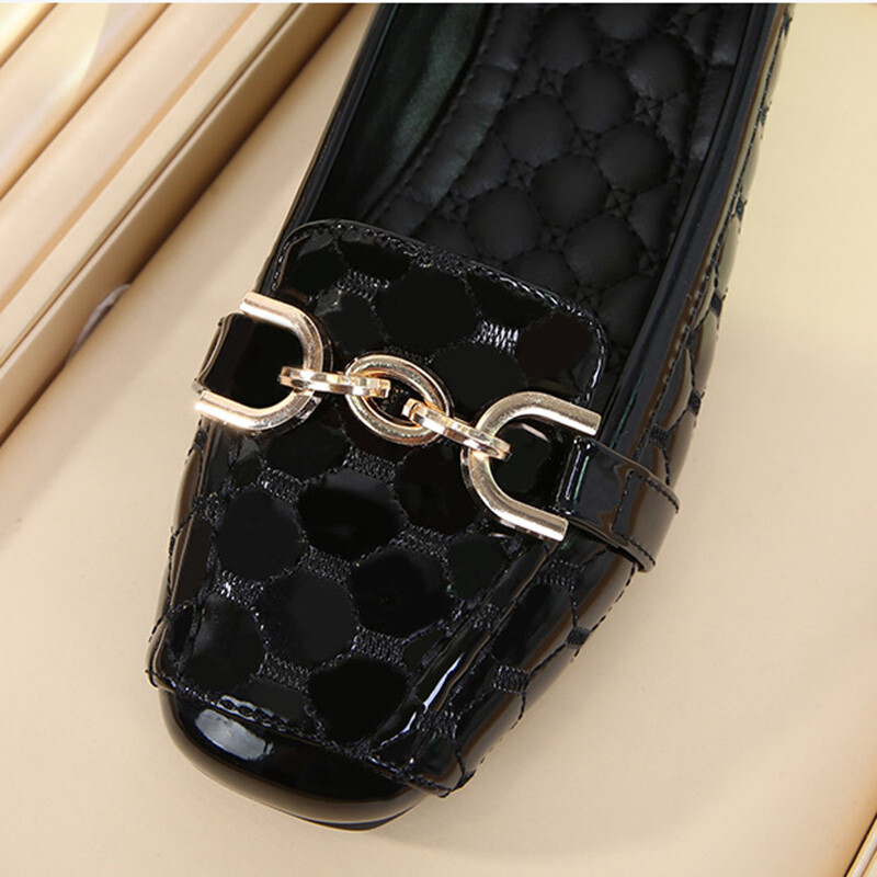 2024 Noua moda femeie cu vârful pătrat casual moale din piele moale pantofi desculți metal kawaii de lucru pantofi pantofi pentru femei