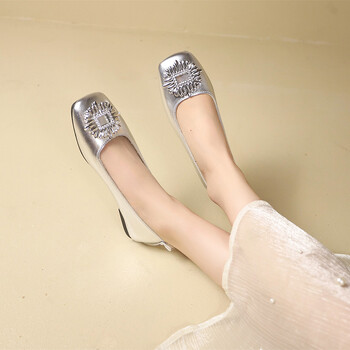 2024 Sparkling Rhinestone Παπούτσια Γυναικεία Ασημένια Ιαπωνικά δερμάτινα φλατ Τετράγωνα δάχτυλα σε γυναικεία μπαλέτα φόρεμα γραφείου Loafers Femme