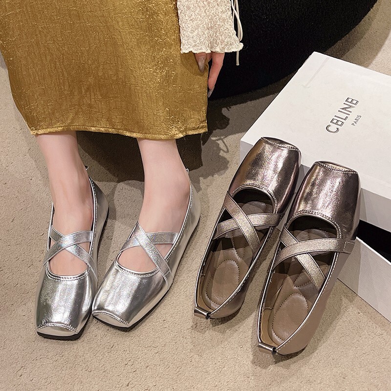 Sädelevad hõbedased kikilipsud jalatsid Naistele ümmargused varvastega lapilised ruudulised nahast püksid, naiste kingad