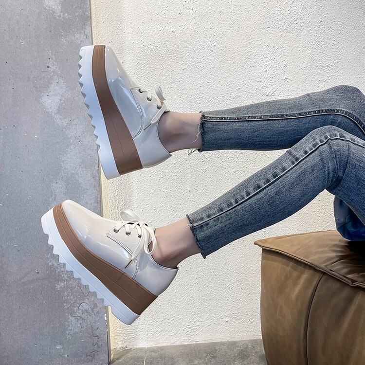 Proljeće 2024. Nove ženske cipele s ravnom platformom Slip on Moccains Ženske cipele za slobodno vrijeme Ženske debele potplate Brogue Creepers tenisice