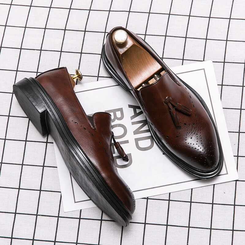 2024 Tassel Gentleman Dress Kings Meeste Brogues Oxford Kingad High Slip-On pidulikud kingad Klassikalised meeste ärilised nahast kingad vabaaja