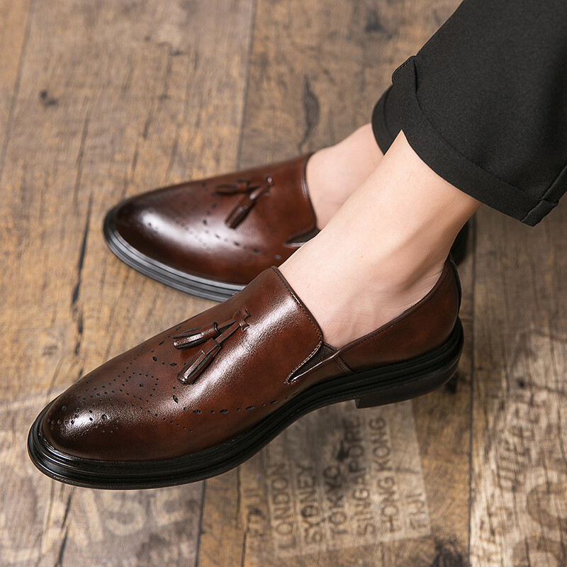 2024 Tassel Gentleman Dress Kings Meeste Brogues Oxford Kingad High Slip-On pidulikud kingad Klassikalised meeste ärilised nahast kingad vabaaja