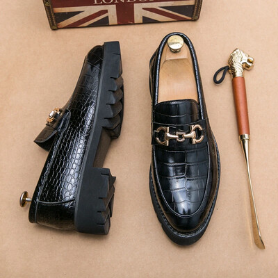 2024 Pantofii bărbați ascuțiți poartă pantofi de nuntă de ultimă generație în biroul tipărit, pantofi formali pentru bărbați pentru banchete de nuntă