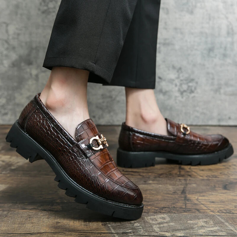 2024 Pantofii bărbați ascuțiți poartă pantofi de nuntă de ultimă generație în biroul tipărit, pantofi formali pentru bărbați pentru banchete de nuntă