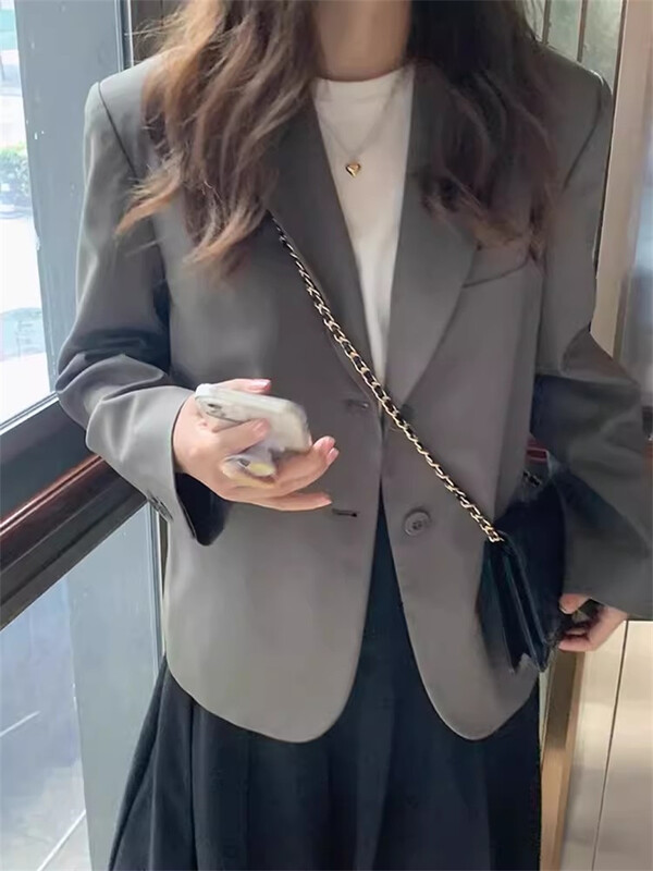 Naiste vabaaja kostüümijope 2024. aasta kevadel Uus avar hall lühike stiil, sel aastal populaarne Tipptasemel plahvatuslik tänava väike ülikond WD