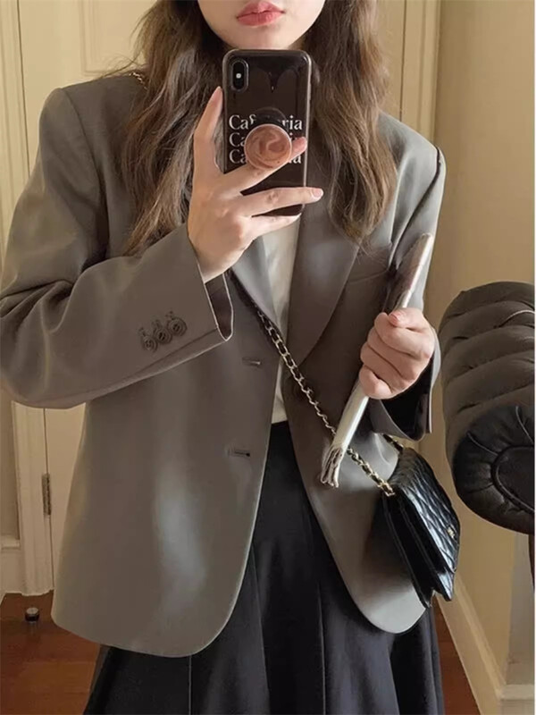 Naiste vabaaja kostüümijope 2024. aasta kevadel Uus avar hall lühike stiil, sel aastal populaarne Tipptasemel plahvatuslik tänava väike ülikond WD