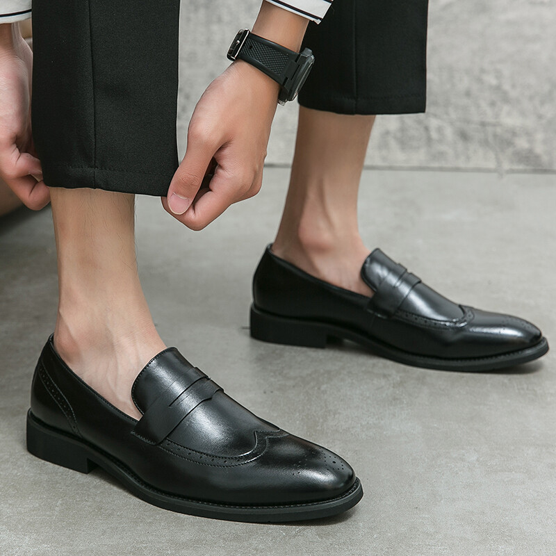 Britanic la modă Gentleman ascuțit pantofi din piele Oxford Brogue Bărbați Mocasini casual Încălțăminte de rochie formală Sapatos Tenis Masculino
