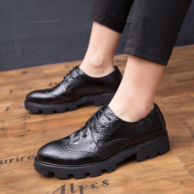 Muške cipele Ležerne luksuzne svečane cipele Brand Moda Elegantna Oxford haljina Cipele za vjenčanje Brogue Zapatos de Hombre de Fiesta