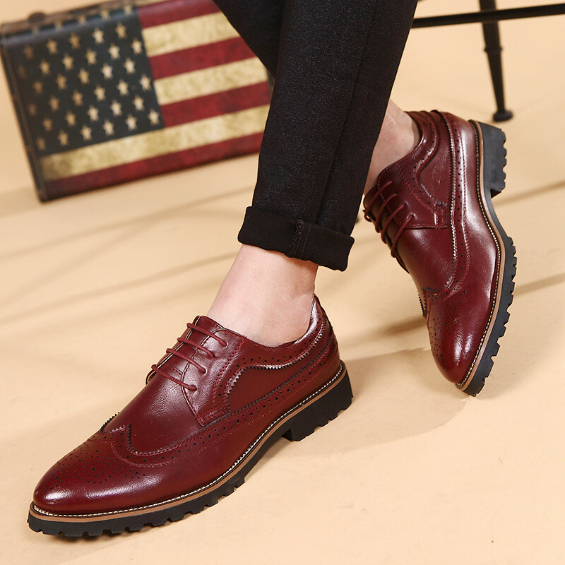 Klassikalised meeste terava ninaga kleidikingad Meeste lakknahast mustad pulmakingad Oxfordi pidulikud kingad, suured moe- ja peokingad