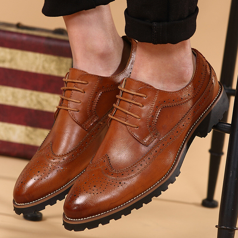 Klassikalised meeste terava ninaga kleidikingad Meeste lakknahast mustad pulmakingad Oxfordi pidulikud kingad, suured moe- ja peokingad