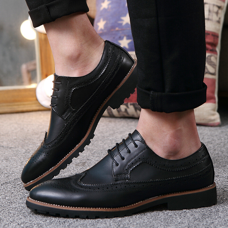 Klassikalised meeste terava ninaga kleidikingad Meeste lakknahast mustad pulmakingad Oxfordi pidulikud kingad, suured moe- ja peokingad