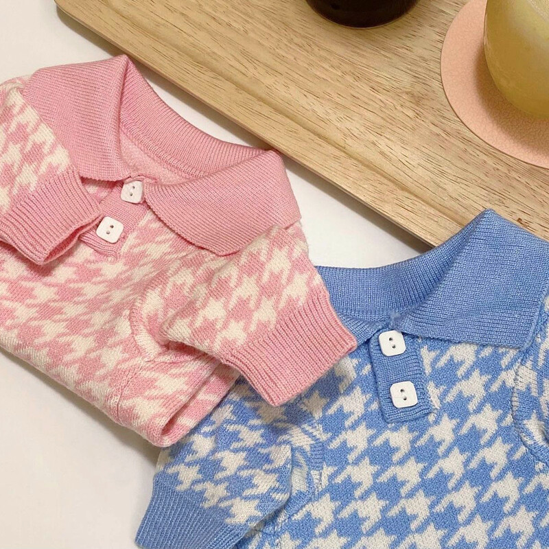 Lemmiklooma sügis- ja talveriided Teddy kootud kampsun puudli lillede riided polosärk Kutsika soojad kahe jalaga riided