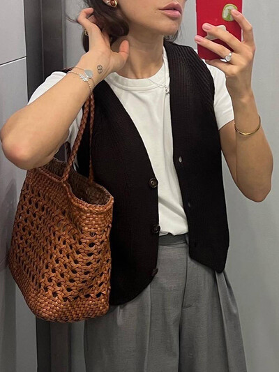 MiuKoMiYa lühikesed kootud vestid naistele 2024 Varrukateta kardiganid V-kaelusega lühikesed hallid välirõivad kevadised naiste vestid, kootud särk