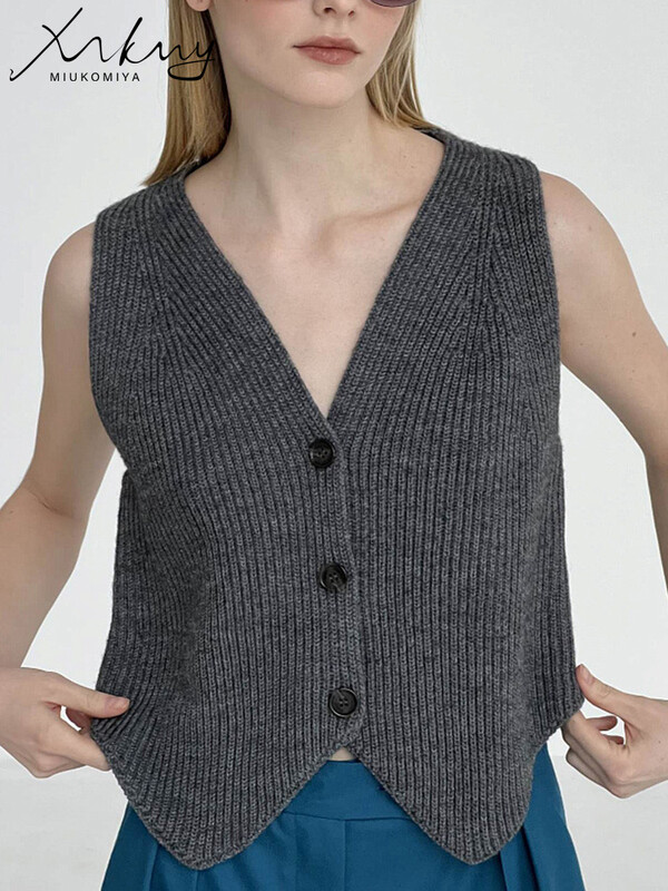 MiuKoMiYa lühikesed kootud vestid naistele 2024 Varrukateta kardiganid V-kaelusega lühikesed hallid välirõivad kevadised naiste vestid, kootud särk