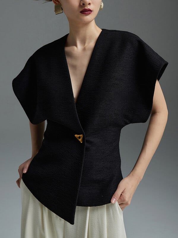 TWOTWINSTYLE ebaregulaarsed õhukesed mantlid naistele V-kaelusega varrukateta, nööbiga täismantlid, naiste rõivastiil 2023 kevad uus