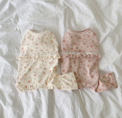 Slatki mali cvijet Jednodijelna odjeća s dvije noge Udobna kućna usluga za pse Topla odjeća za korejske jeseni Mali psi Djevojčica