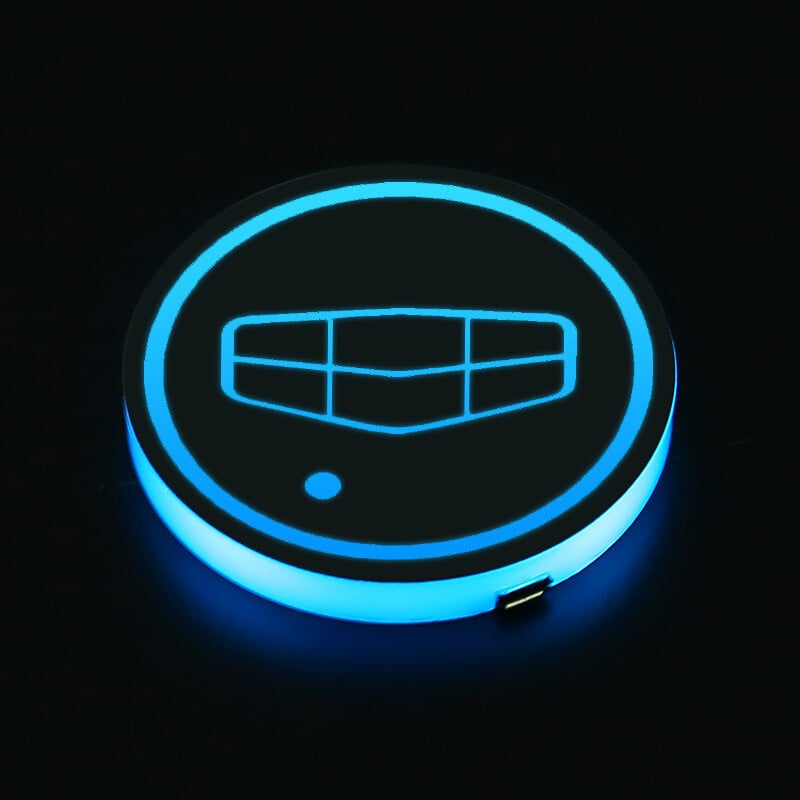 Светеща подложка за вода за кола, цветна индукционна LED светлина, модификация на интериора за зареждане чрез USB, атмосферна светлина за слот за чаши за кола против плъзгане