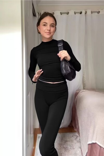 Női, 2 részes társalgógarnitúra, áthajtható rövid ujjú, vágásos felső és alacsony emelkedésű, flare leggings jóganadrág szett tréningruha