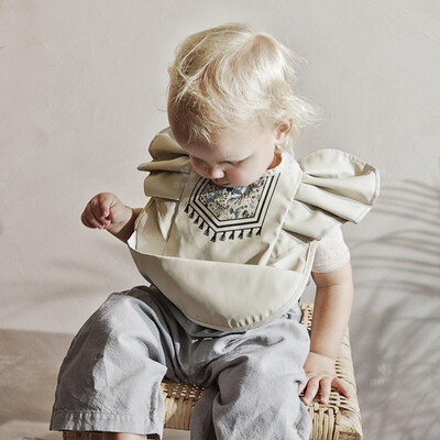 Baba előke INS Nordic Style Angel Feed Pocket Burp Lány Fiú Csecsemők Előke Vízálló Könnyen Tisztítható Aranyos Elefánt Előke Puha PU