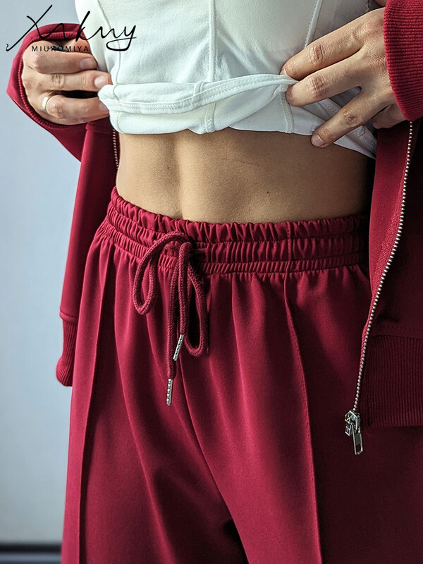 Γκρι ίσιο παντελόνι σετ δύο τεμαχίων Γυναικεία στολή Μακρύ αθλητικό παντελόνι Street Wear Σετ μπουφάν με φερμουάρ Σετ μπλουζάκια για γυναίκες