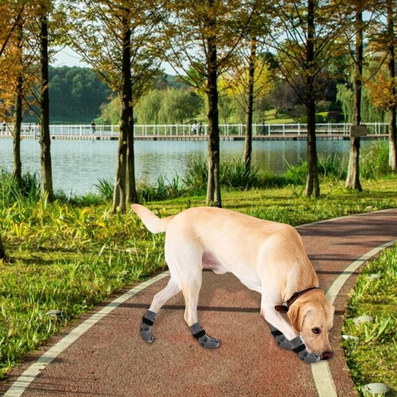 Αντιολισθητικές κάλτσες σκύλου 2 ζευγάρια κάλτσες για λαβή κατοικίδιων για χρήση σε εσωτερικούς χώρους Ζεστές κάλτσες σκύλων για αποφυγή γρατσουνίσματος Ρυθμιζόμενοι ιμάντες προστατευτικό ποδιών