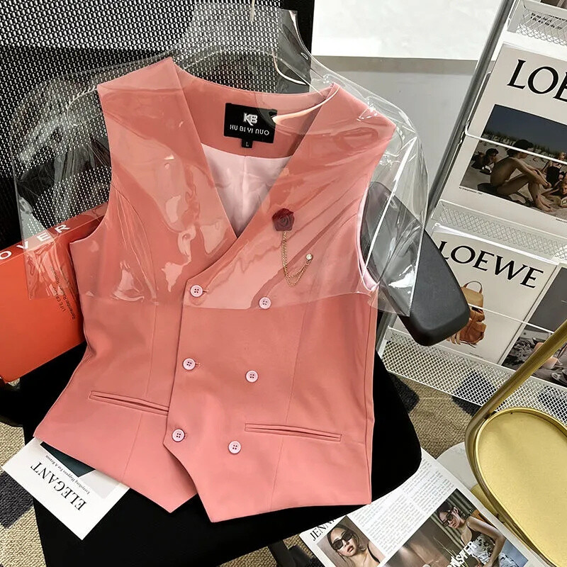 2024. gada vasaras veste sievietēm ar V veida kakla izgriezumu