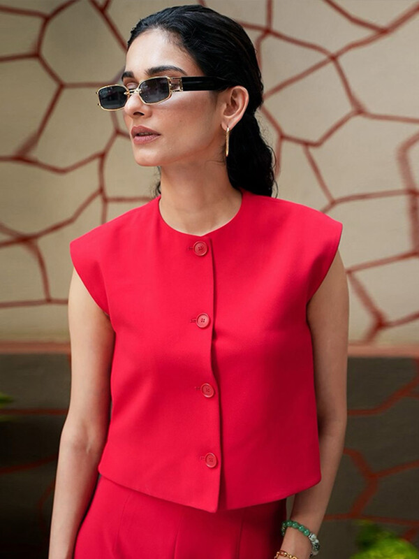 Modes, apgriezta veste sievietēm Eleganta, vienrindu bezpiedurknēm, apaļš kakls, dāmu ielas klasiska veste