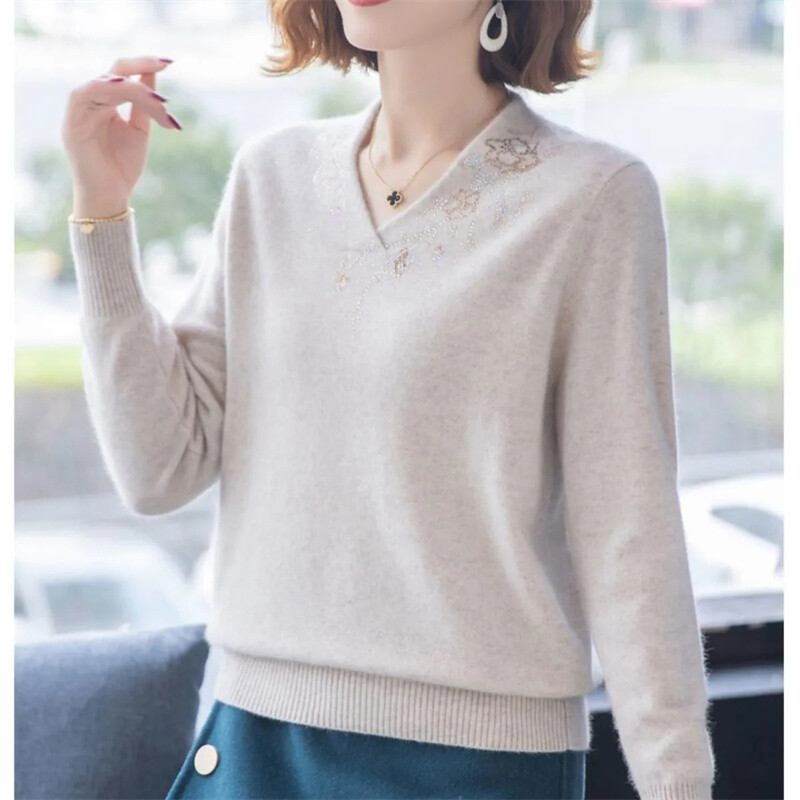 Modes Mammas pavasara un rudens jauns džemperis pusmūža un vecāka gadagājuma sievietēm, brīvs liela izmēra trikotāžas krekls ar V veida kakla izgriezumu