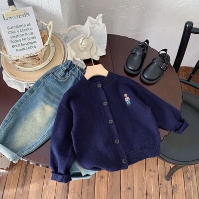 2024 őszi lányok fiúk alkalmi puha kötött pulóverek gyerekeknek medve kardigán három színben