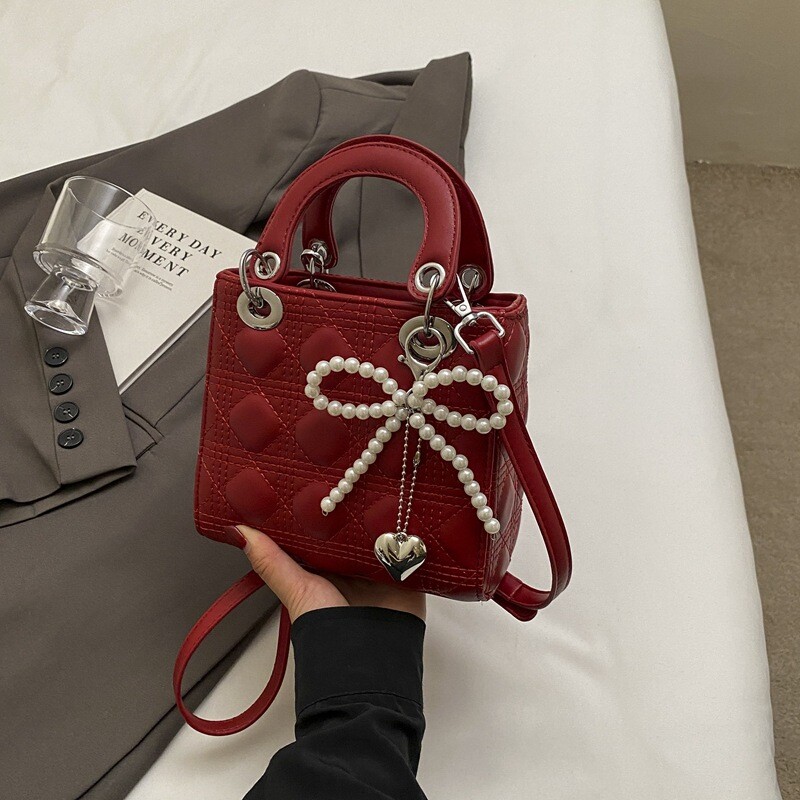 Csúcskategóriás internetes híresség kézitáska Női táska 2024 új stílusú gyémánt kis négyzet alakú táska univerzális válltáska