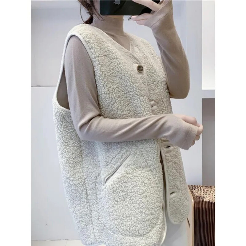 Női 2024. őszi/téli új stílusú báránygyapjú dzseki, laza szabású koreai változat, divatos ujjatlan mellény, divatos felsőruházat